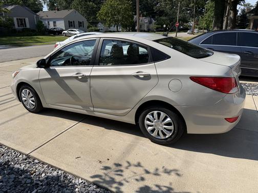 White 2016 Hyundai Accent SE