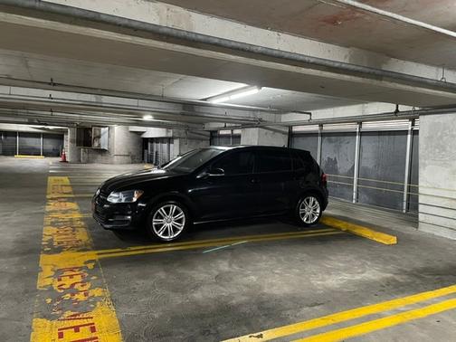 Black 2015 Volkswagen Golf DSG TDI SE