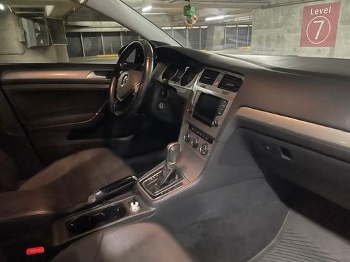 Black 2015 Volkswagen Golf DSG TDI SE