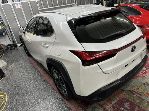 2019 Lexus UX 250h Base