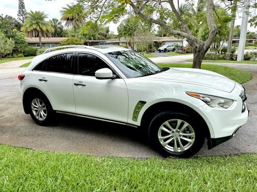 2012 INFINITI FX35 Base