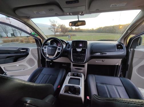 2015 Chrysler Town & Country Touring