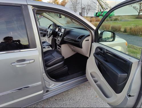 2015 Chrysler Town & Country Touring