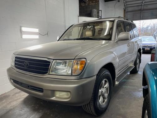 Photo 1 of 10 of 2000 Toyota Land Cruiser Base