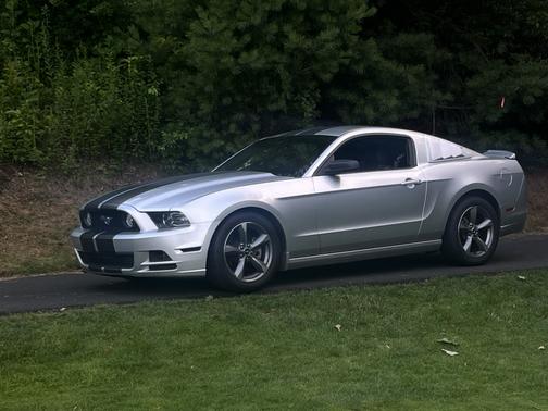 2014 Ford Mustang V6