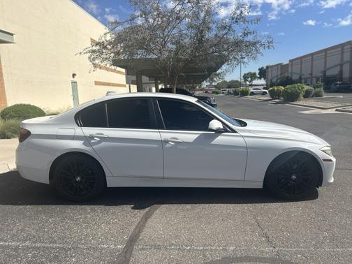 White 2014 BMW 320 i