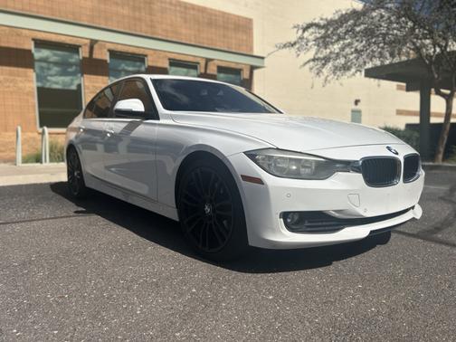 White 2014 BMW 320 i