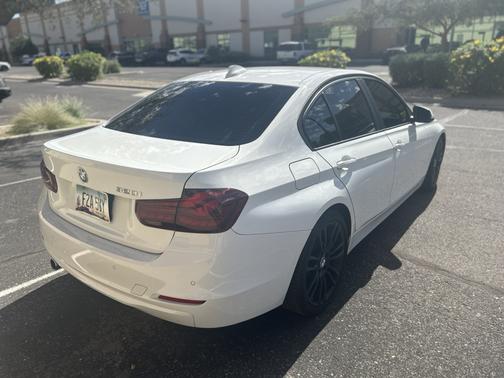 White 2014 BMW 320 i