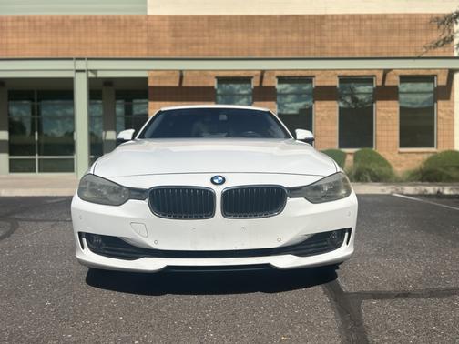 White 2014 BMW 320 i