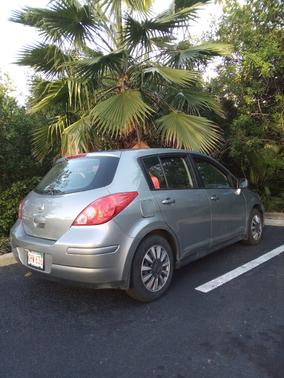 2010 Nissan Versa 1.8 S