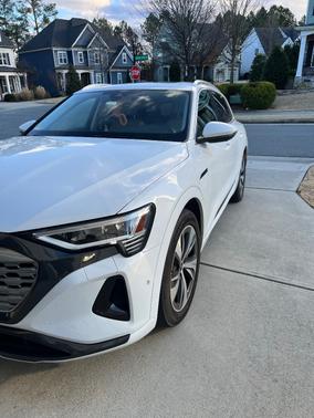 2024 Audi Q8 e-tron Premium Plus