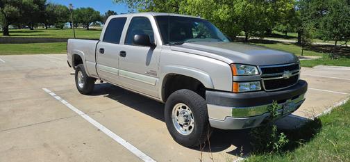Silver 2006 Chevrolet Silverado 2500 LT H/D Crew Cab