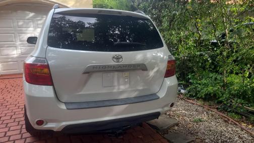 White 2010 Toyota Highlander Base