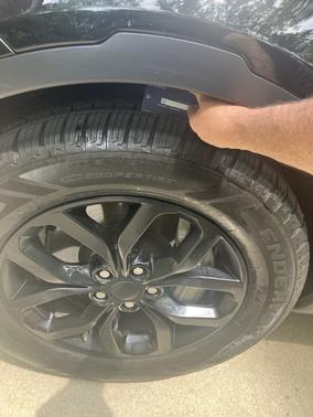 Black 2020 Land Rover Discovery SE