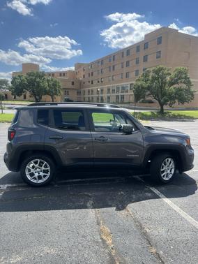 Black 2019 Jeep Renegade Latitude