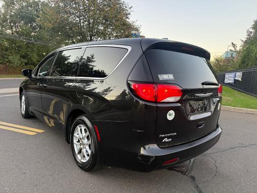 2017 Chrysler Pacifica LX
