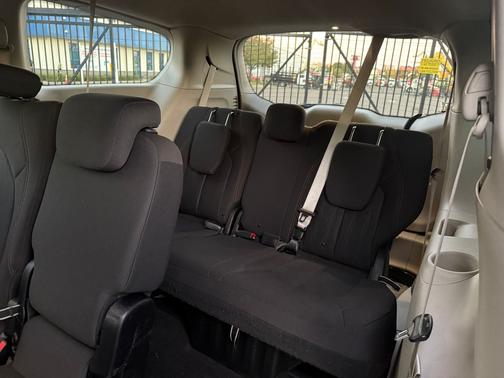 2017 Chrysler Pacifica LX