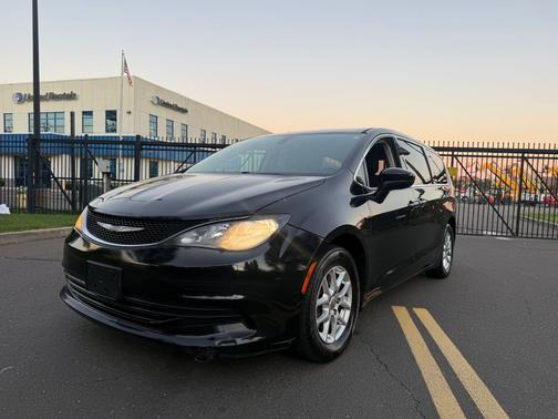 2017 Chrysler Pacifica LX