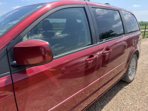 Red 2014 Dodge Grand Caravan SXT