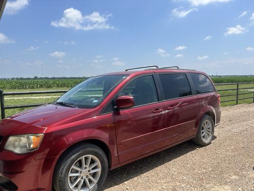 Red 2014 Dodge Grand Caravan SXT