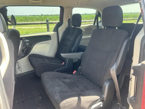 Red 2014 Dodge Grand Caravan SXT