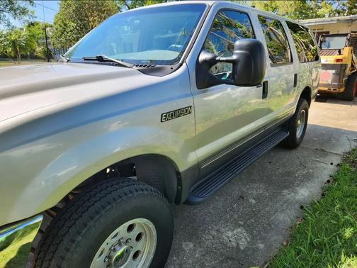 2003 Ford Excursion XLT