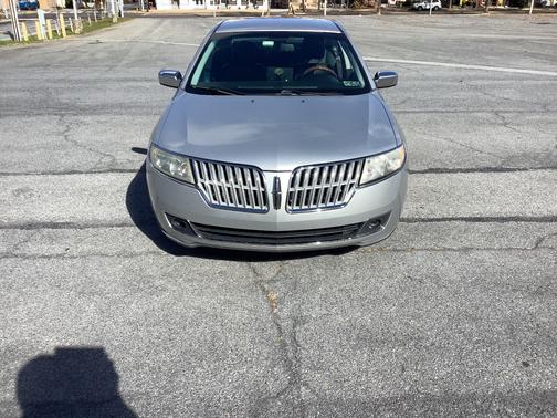 2010 Lincoln MKZ Base