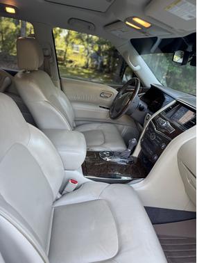 2017 INFINITI QX80 Base