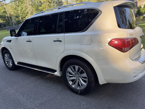 2017 INFINITI QX80 Base