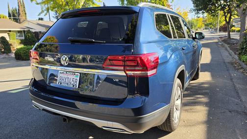 Blue 2019 Volkswagen Atlas 3.6L SE
