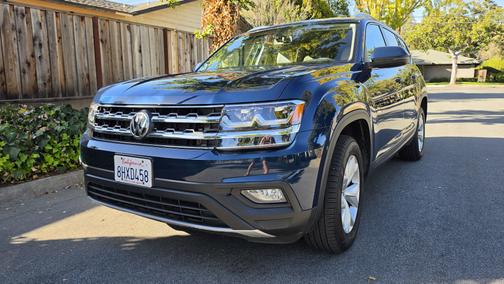 Blue 2019 Volkswagen Atlas 3.6L SE