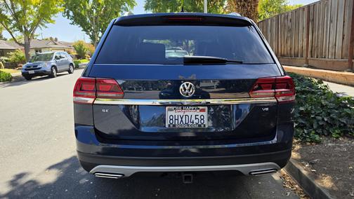 Blue 2019 Volkswagen Atlas 3.6L SE