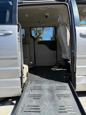 Gray 2017 Dodge Grand Caravan SE