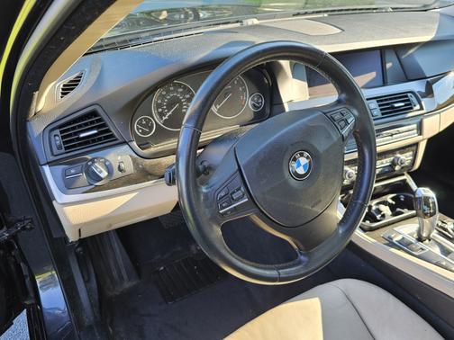 2012 BMW 528 i xDrive