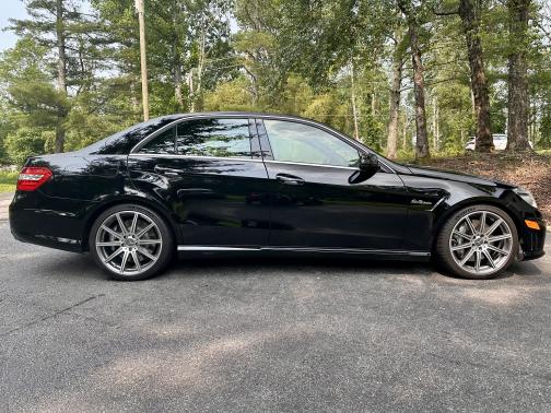 2011 Mercedes-Benz E-Class E 63 AMG