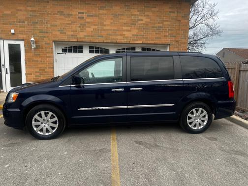 2015 Chrysler Town & Country Touring