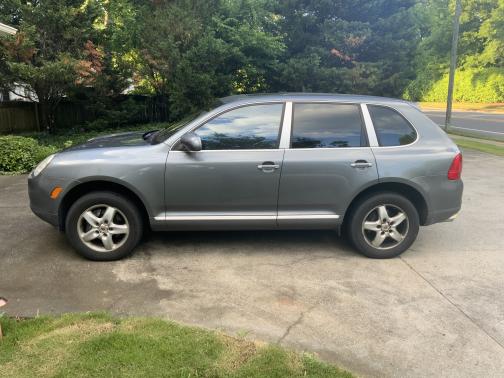 2005 Porsche Cayenne Base