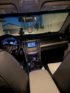 Black 2016 Toyota Camry SE