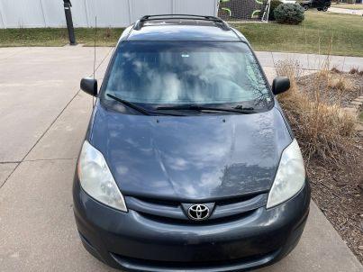 2009 Toyota Sienna LE