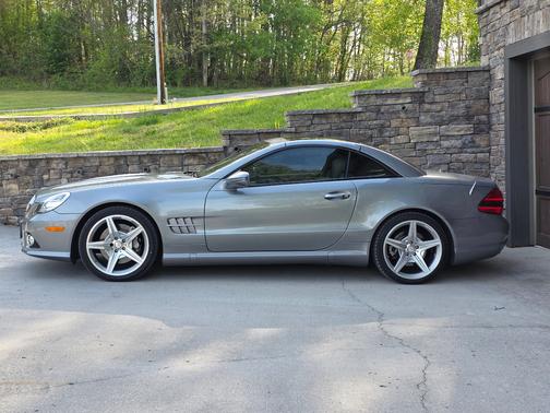 Gray 2011 Mercedes-Benz SL-Class SL 550