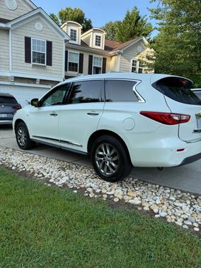White 2015 INFINITI QX60 Base