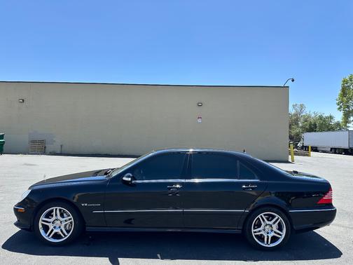 Black 2005 Mercedes-Benz S-Class S55 AMG