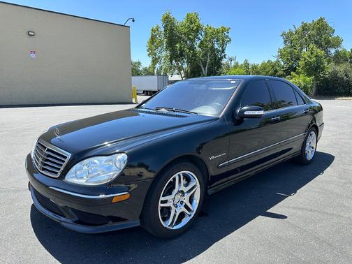 Black 2005 Mercedes-Benz S-Class S55 AMG