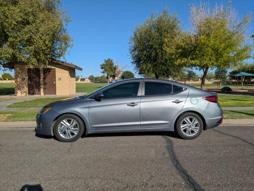 2019 Hyundai ELANTRA SEL