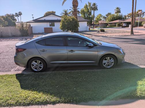 2019 Hyundai ELANTRA SEL