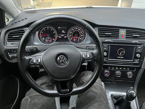2018 Volkswagen Golf Alltrack TSI S