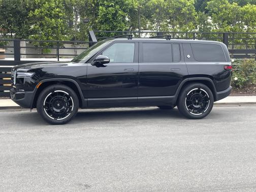 2025 Rivian R1S Adventure Dual-Motor Max Pack
