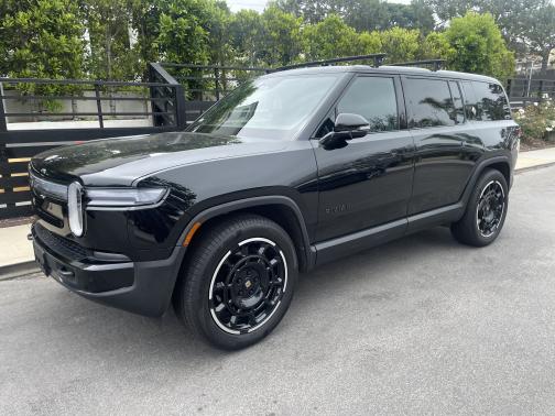 2025 Rivian R1S Adventure Dual-Motor Max Pack