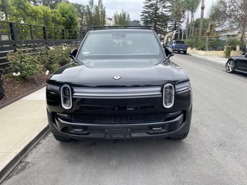 2025 Rivian R1S Adventure Dual-Motor Max Pack