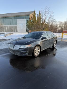 2010 Lincoln MKS Base